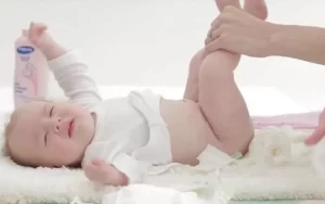 پوشک خونی بچه