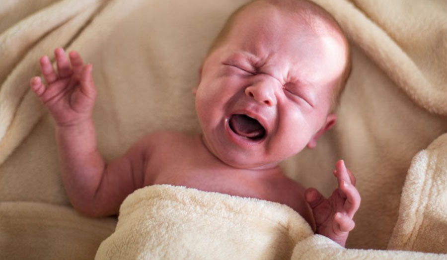 علائم کولیک نوزادان و بهترین راه درمان آن،کلینیک کودکان آنا