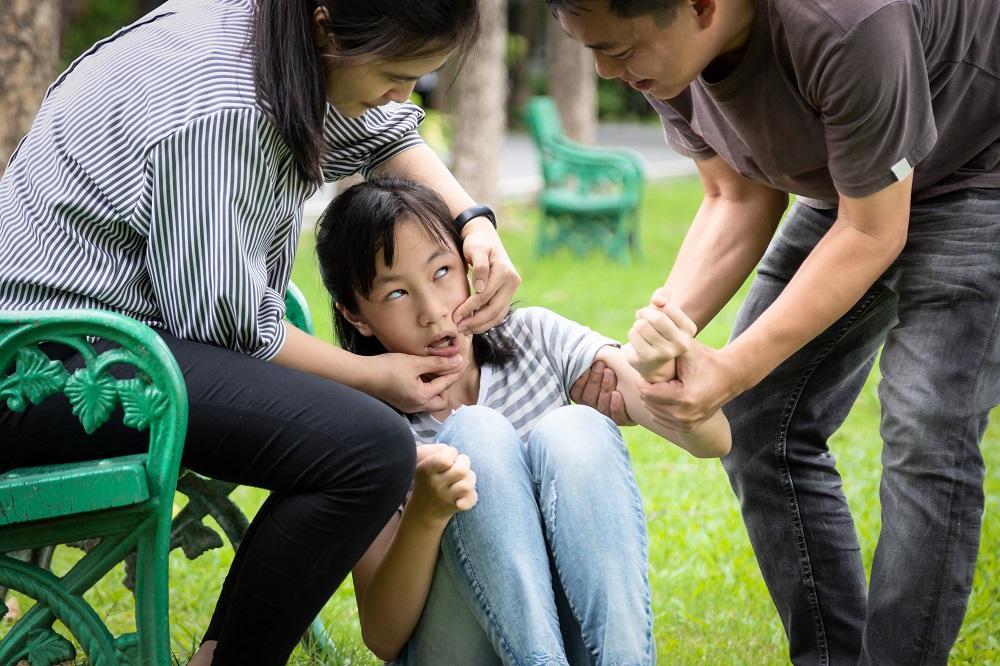 عوارض تشنج در کودکان