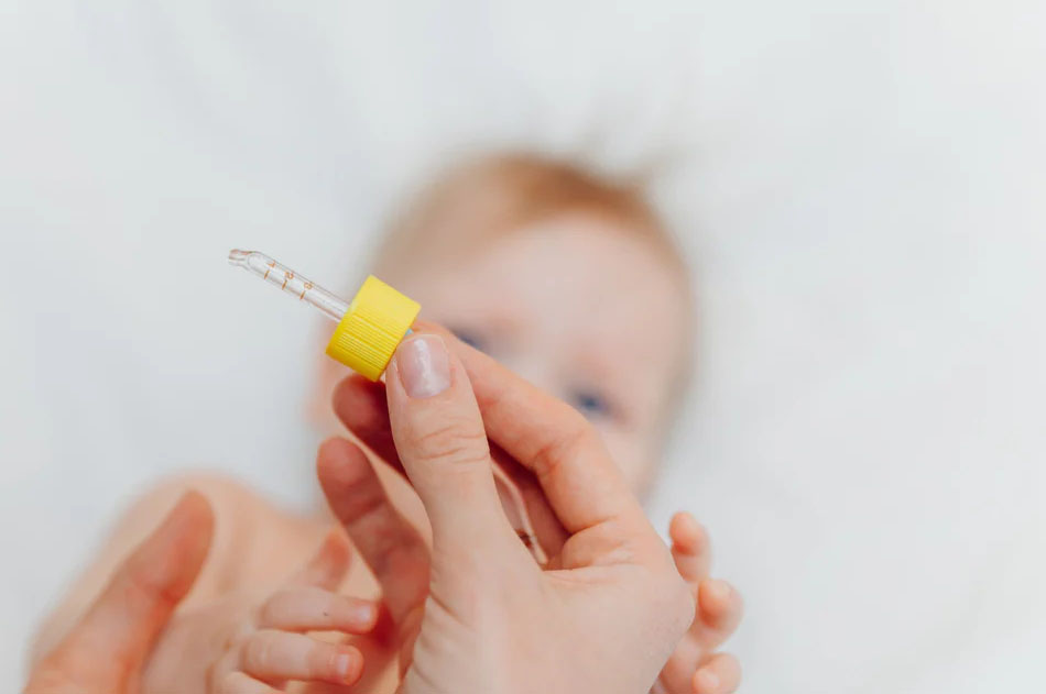 نحوه دادن قطره آهن نوزاد