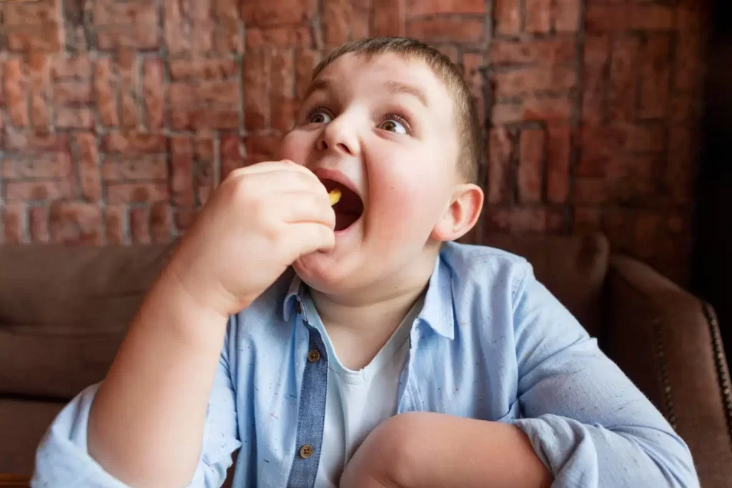 عوارض و خطرات چاقی کودکان